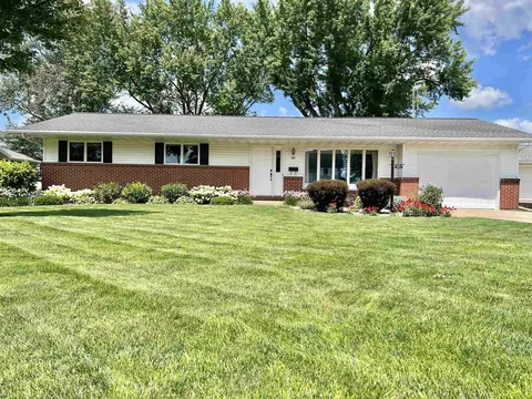 815 Fair St, Mineral Point, WI 53565