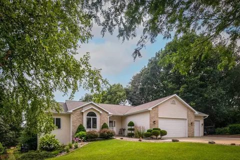 1402 Lynchburg Trl, Madison, WI 53718