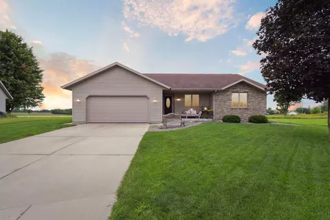 3449 Crabapple Ln, Janesville, WI 53548