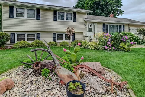 319 Miller St, Sun Prairie, WI 53590