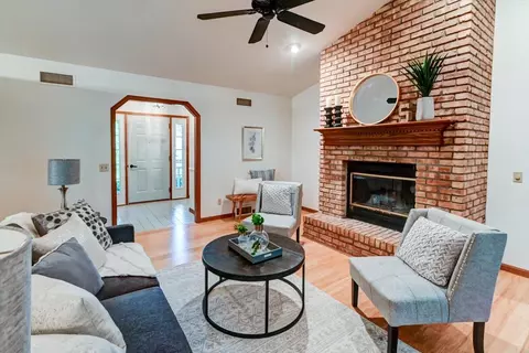 2834 Shadow Trl, Sun Prairie, WI 53590
