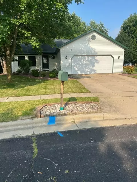 419 Overlook Ter, Marshall, WI 53559