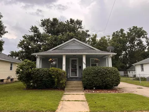 1211 Drake St, Janesville, WI 53546