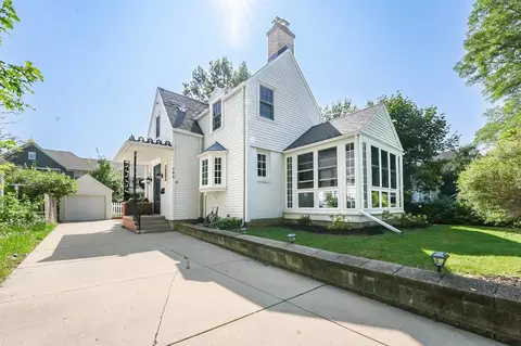 166 Kensington Dr, Madison, WI 53704