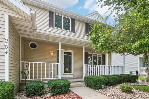 204 Sawgrass Ct, Waunakee, WI 53597