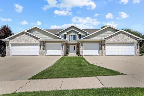 201 Parador Pl, Cottage Grove, WI 53527