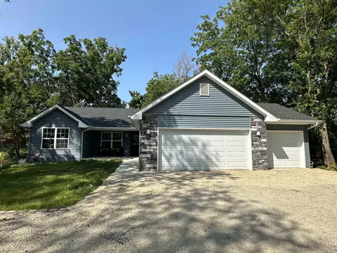 2108 Shore Dr, Beloit, WI 53511