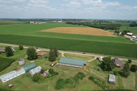 2125 Louisburg Rd, Cuba City, WI 53807