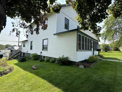 516 Academy St, Elroy, WI 53929