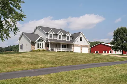 20540 Stove Rd, Eastman, WI 54626
