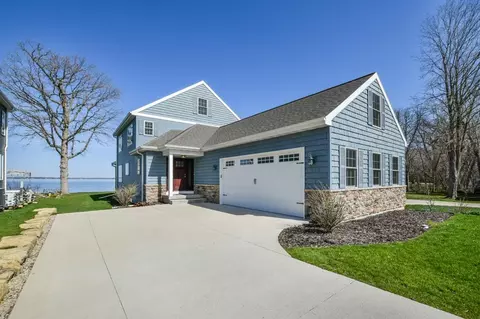 2950 Tracy Ln, Stoughton, WI 53589