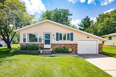 1109 Palmer St, Stoughton, WI 53589