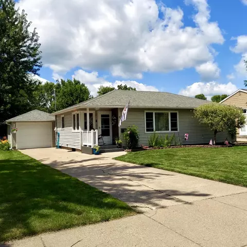 137 Mondell Ct, Prairie Du Chien, WI 53821
