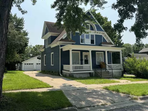 186 W Moore St, Berlin, WI 54923