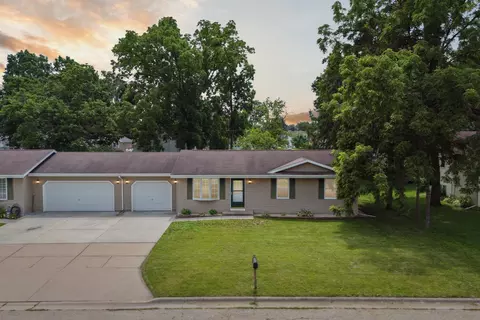 804 Hawthorne Ave, Janesville, WI 53545
