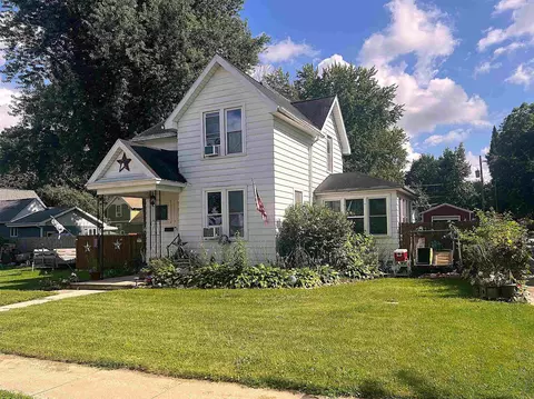 218 E Moore St, Berlin, WI 54923 photo 1