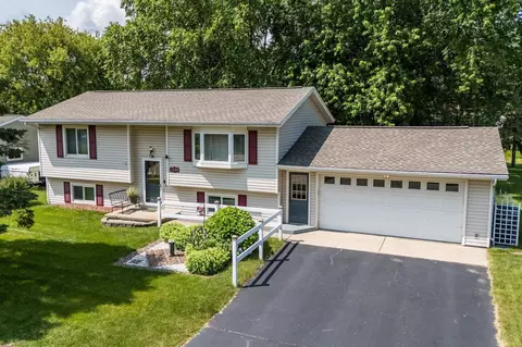 1334 N Page St, Stoughton, WI 53589