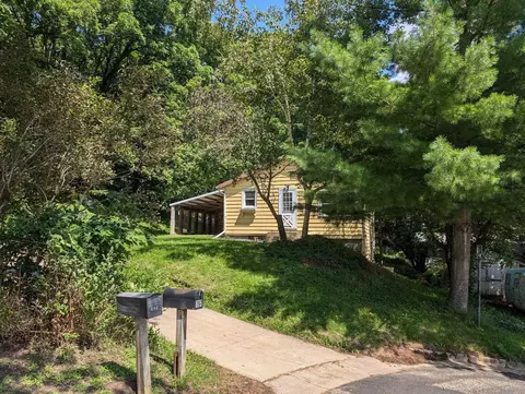 875 N Chestnut St, Richland Center, WI 53581