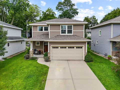 2416 Amherst Rd, Middleton, WI 53562