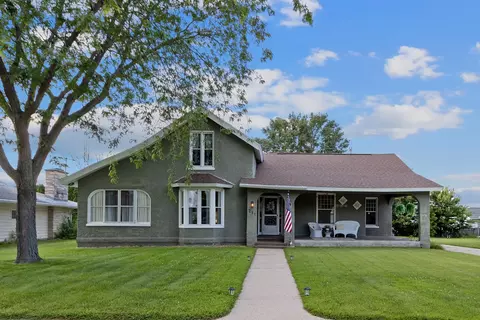 211 W Howard St, Portage, WI 53901
