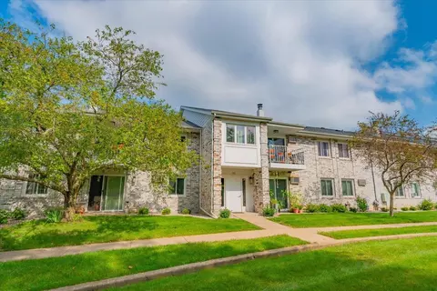 102 Ponwood Cir #H, Madison, WI 53717