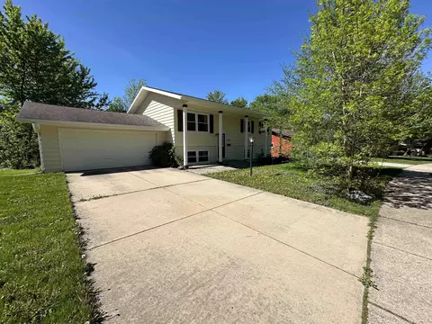 4513 Goldfinch Dr, Madison, WI 53714