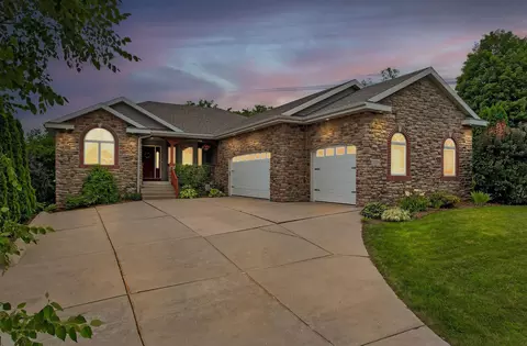 2309 Autumn Crest Rd, Stoughton, WI 53589
