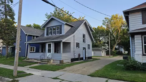 463 Johnson St, Janesville, WI 53548