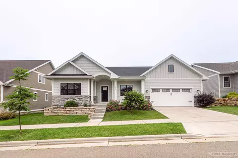 5032 St Annes Dr, Middleton, WI 53597