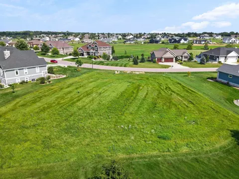 6683 Covered Bridge Trl, Sun Prairie, WI 53590