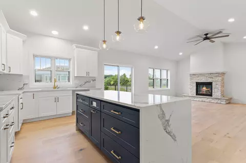 230 Greenway Cir, Deerfield, WI 53531