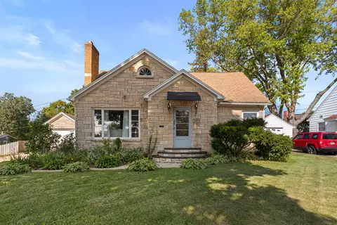 908 Newbury St, Ripon, WI 54971
