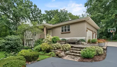 5417 Honeysuckle Ln, Oregon, WI 53575