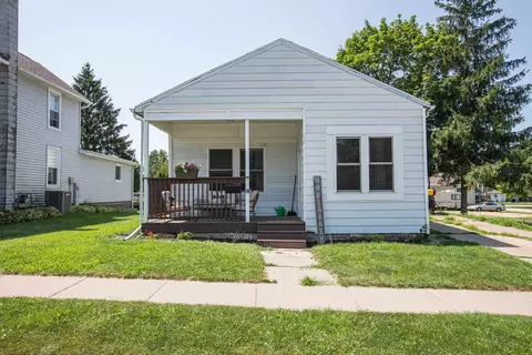 313 N Madison St, Cuba City, WI 53807