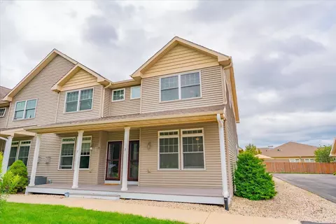 1817 Cedarbrook Ln #7, Stoughton, WI 53589