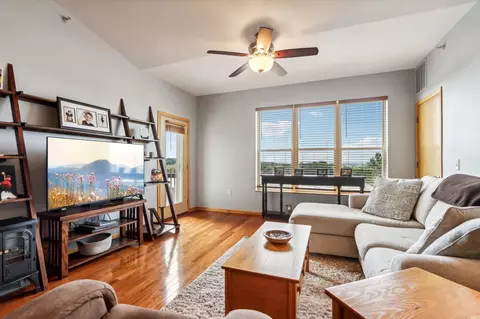 8201 Mayo Dr #406, Madison, WI 53719