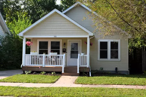 303 Oxford Ave, Oshkosh, WI 54901