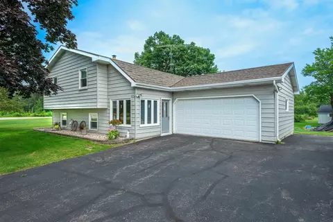 n8890 Big Island Road, Berlin, WI 54923