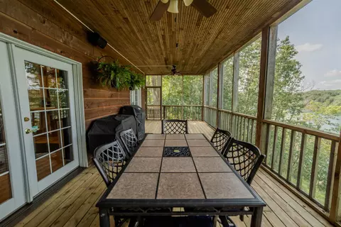 328 Fish Ln, Oxford, WI 53952