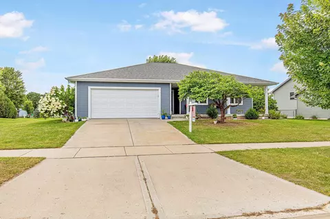 434 S 6th St, Evansville, WI 53536