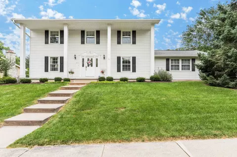 301 Walnut Grove Dr, Madison, WI 53717