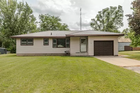 223 E Vallette St, Oxford, WI 53952