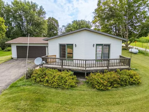 101 Mill St, La Valle, WI 53941