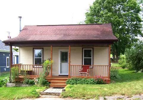 404 Kirby St, Ridgeway, WI 53582