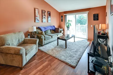 702 Herndon Dr #201, Madison, WI 53718