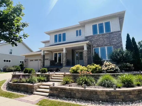 703 N Meadowbrook Ln, Waunakee, WI 53597