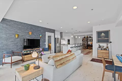 137 E Wilson St #512, Madison, WI 53703