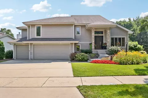 5513 Sandhill Dr, Middleton, WI 53562