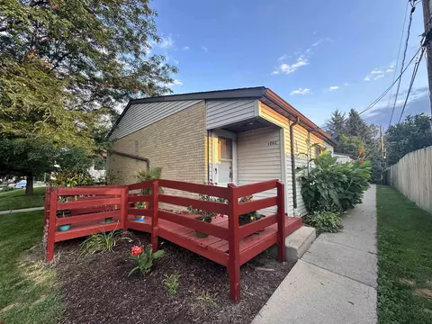 1002 W Fiedler Ln, Madison, WI 53713