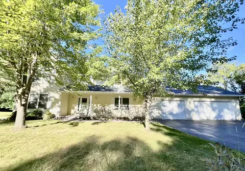 s4329 Fox Hill Circle, Baraboo, WI 53913